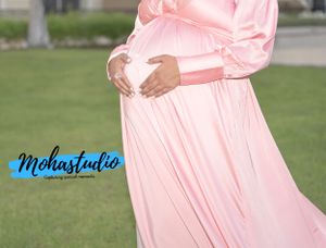 Experience the most elegant maternity photoshoot in Dubai with MohaStudio.
the best maternity photography experiences in Dubai and the UAE