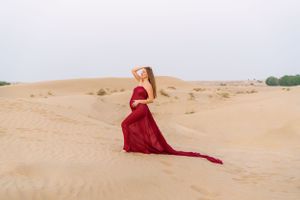 Experience the most elegant maternity photoshoot in Dubai with MohaStudio.
the best maternity photography experiences in Dubai and the UAE