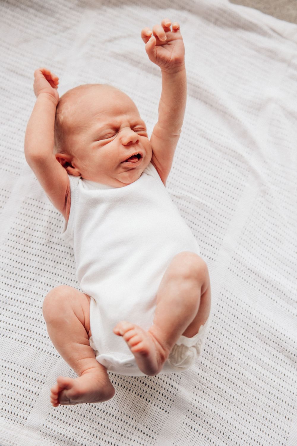 newborn baby lifetsyle newborn photoshoot