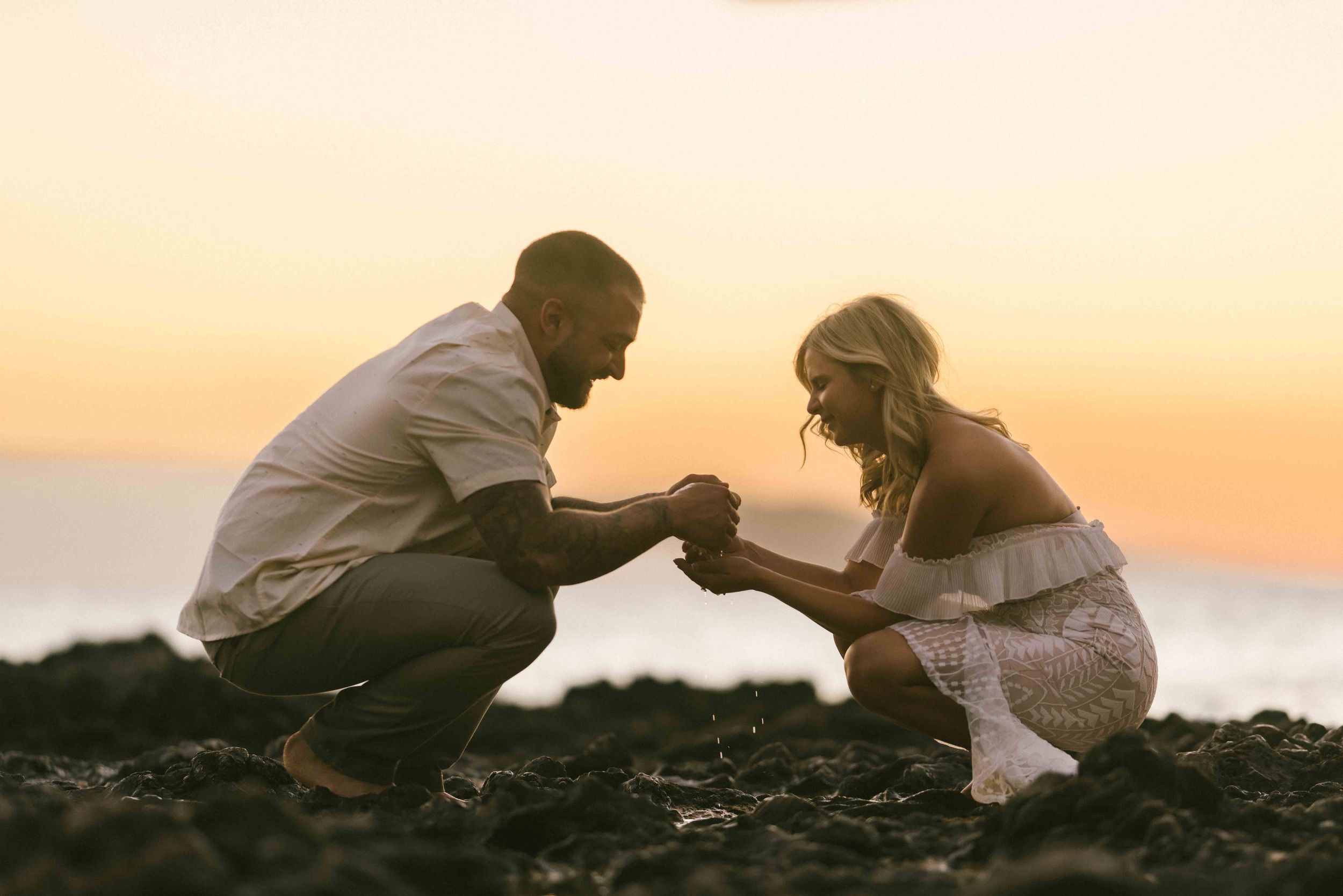 Engagement couple sunset photo at Wailea Maui