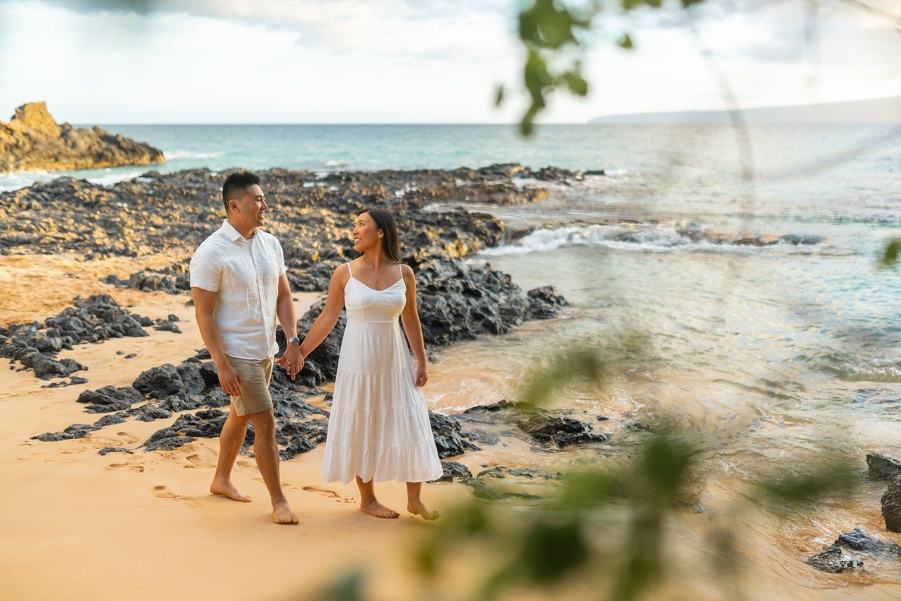 Wedding anniversary couple sunset photo at Wailea Maui
