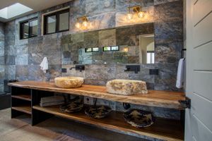 Guesthouse featuring a private terrace and independent entrance