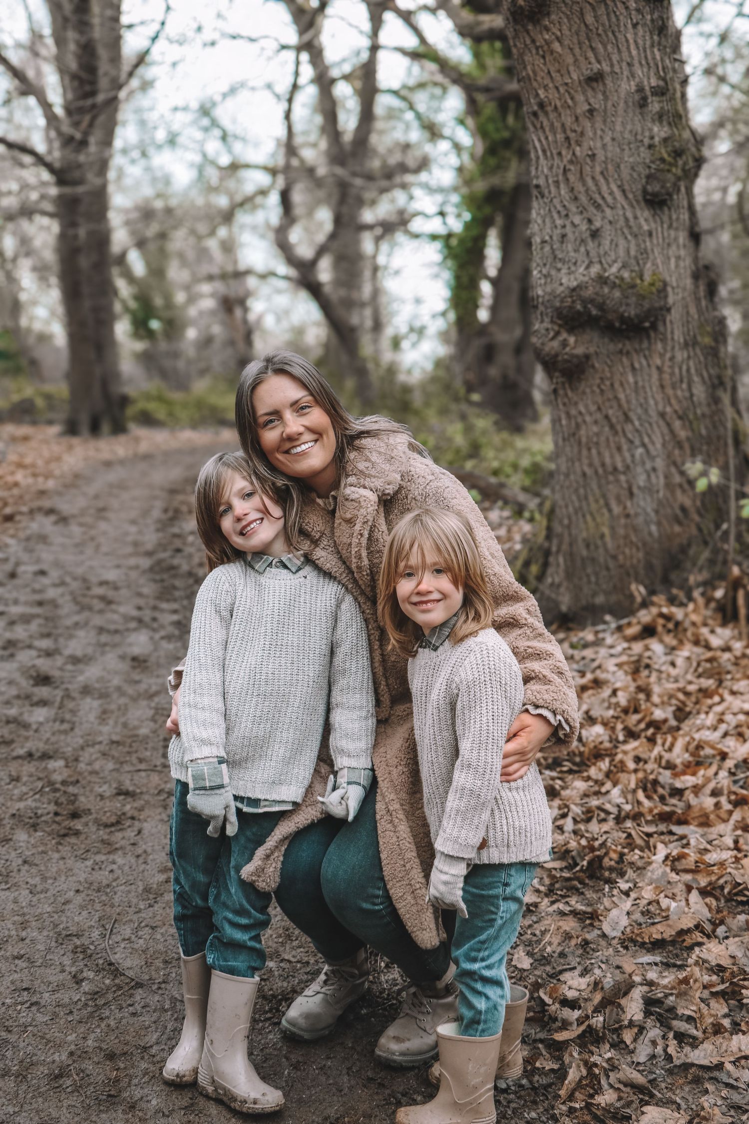 Family Portrait Session, Mothers Day Portrait Session. Portrait of young boys and mummy, outdoor portrait shoot. Woodland, natural.