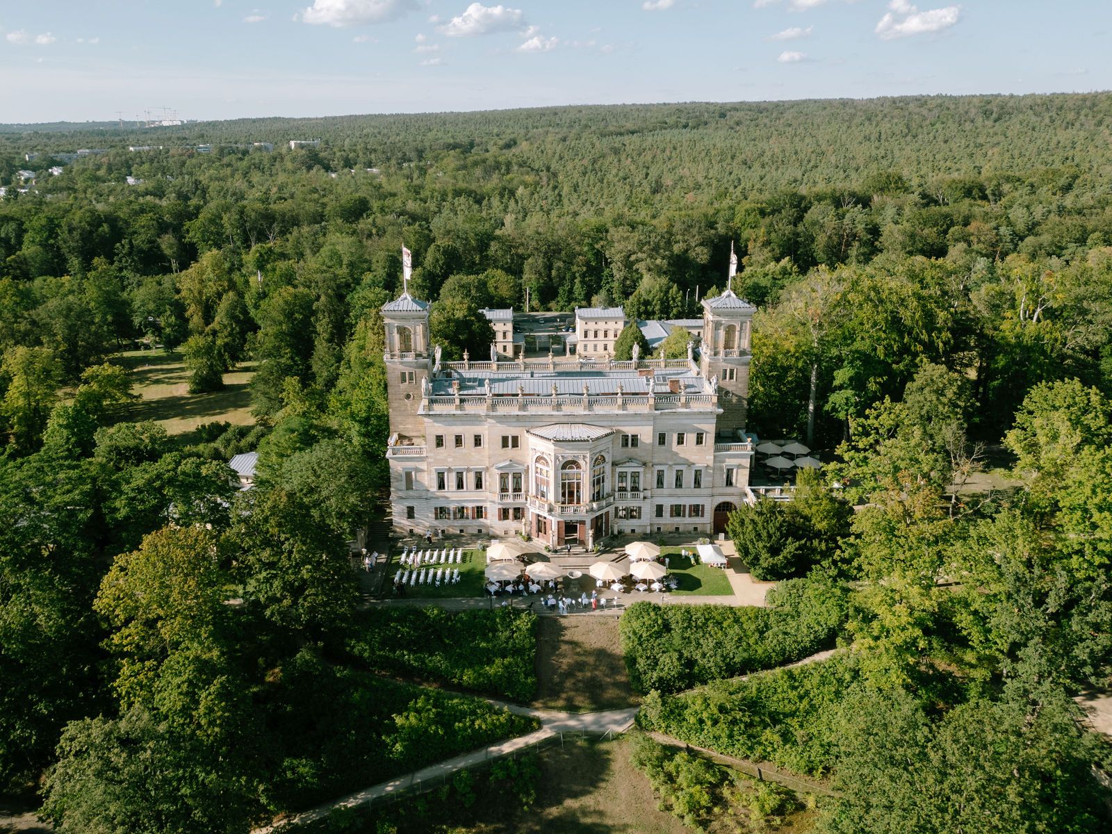 Content Experience Dresden - Hochzeitsfotograf - Mentoring für Fotografen - Annett Zollfeldt - Schloss Albrechtsberg Dresden von oben