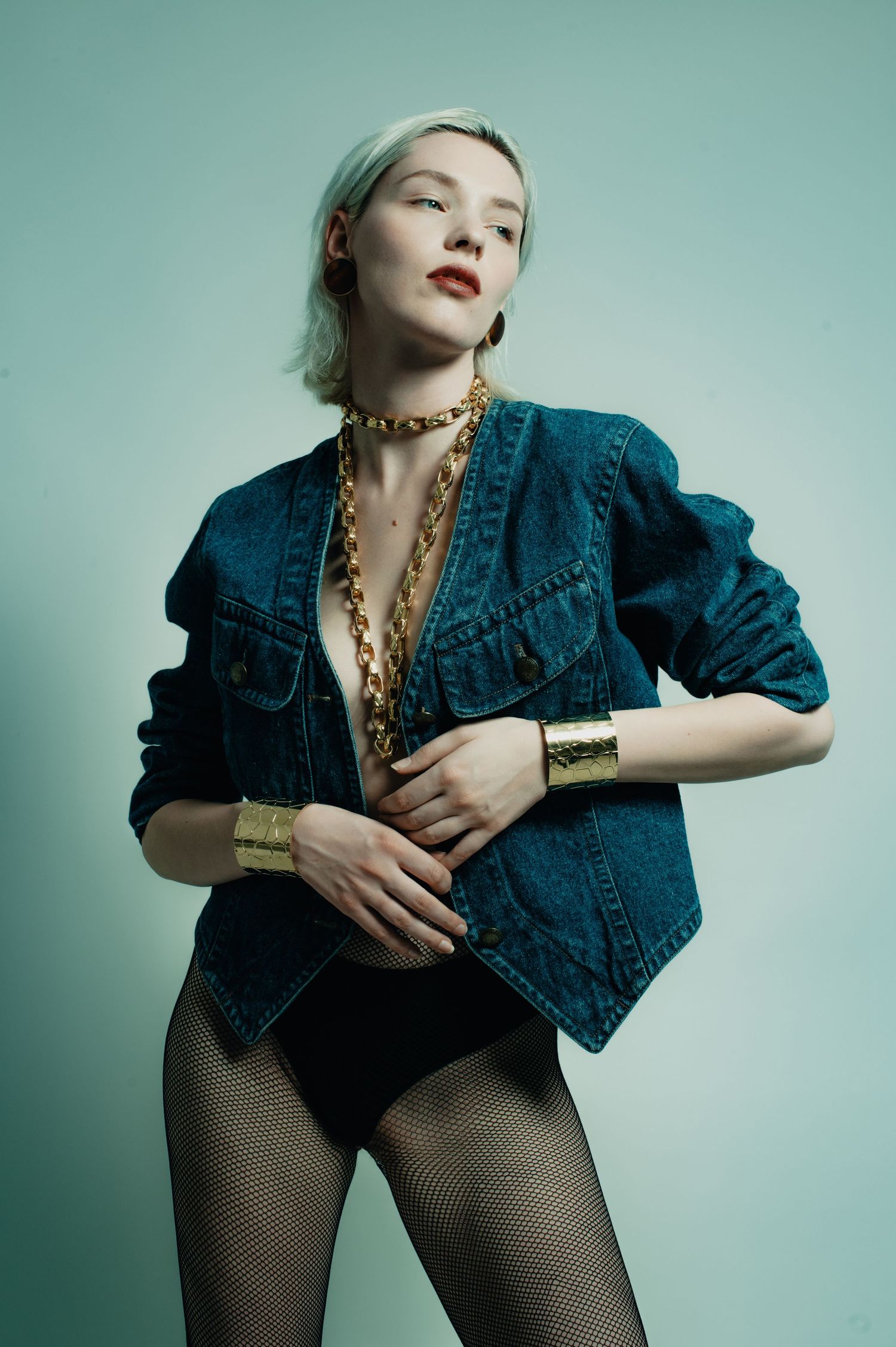 ART82STUDIO offers full-service fashion and e-commerce photography in Amsterdam.