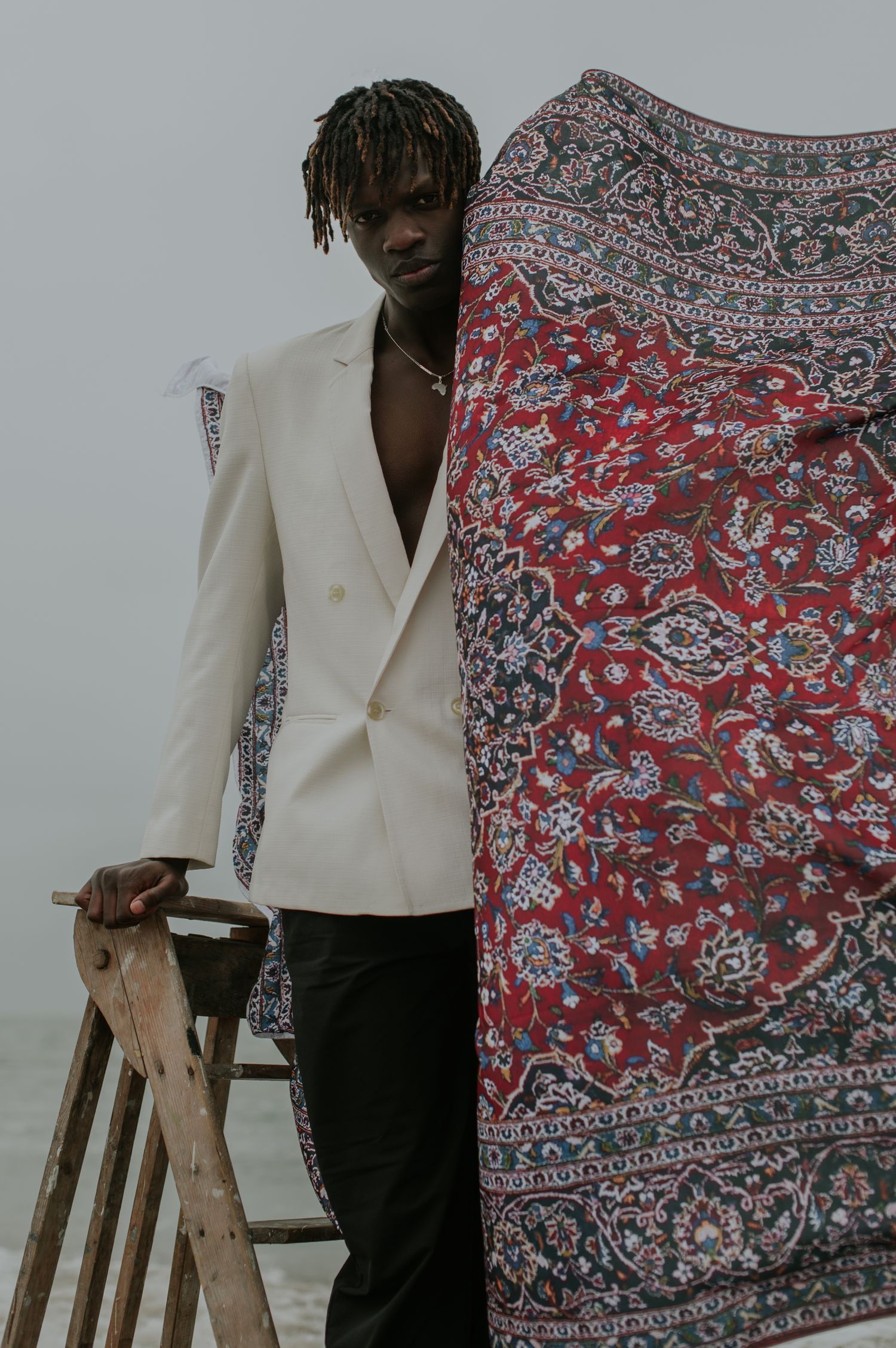 ART82STUDIO offers full-service fashion and e-commerce photography in Amsterdam.