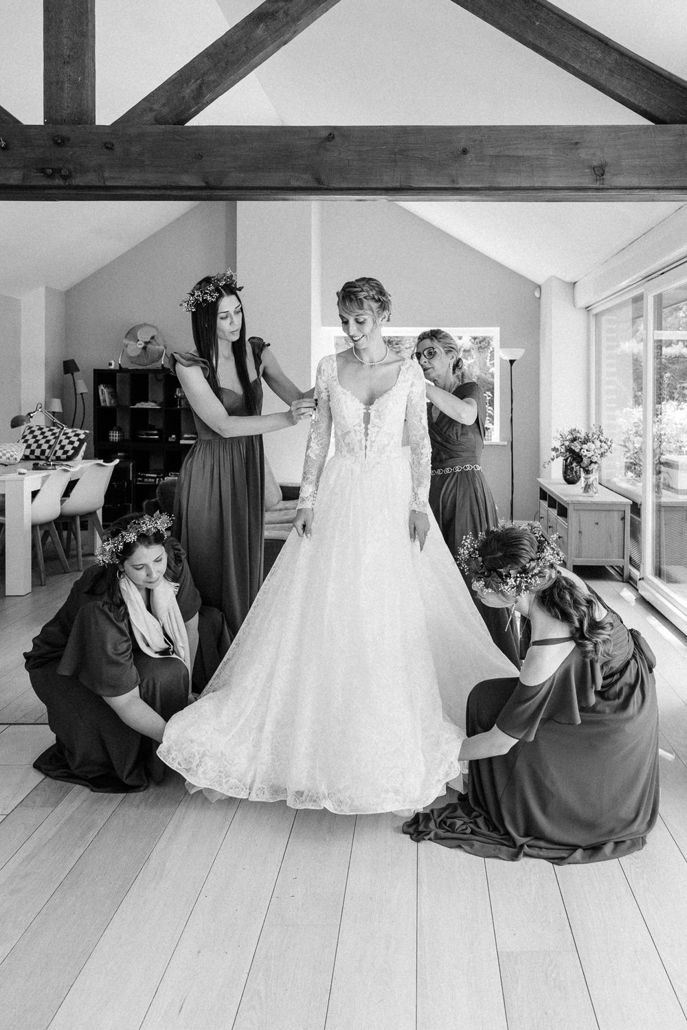 Photographe mariage Lille : choisir un professionnel qui saura vous mettre à l'aise et creer avec vous des photos authentiques et elegantes.