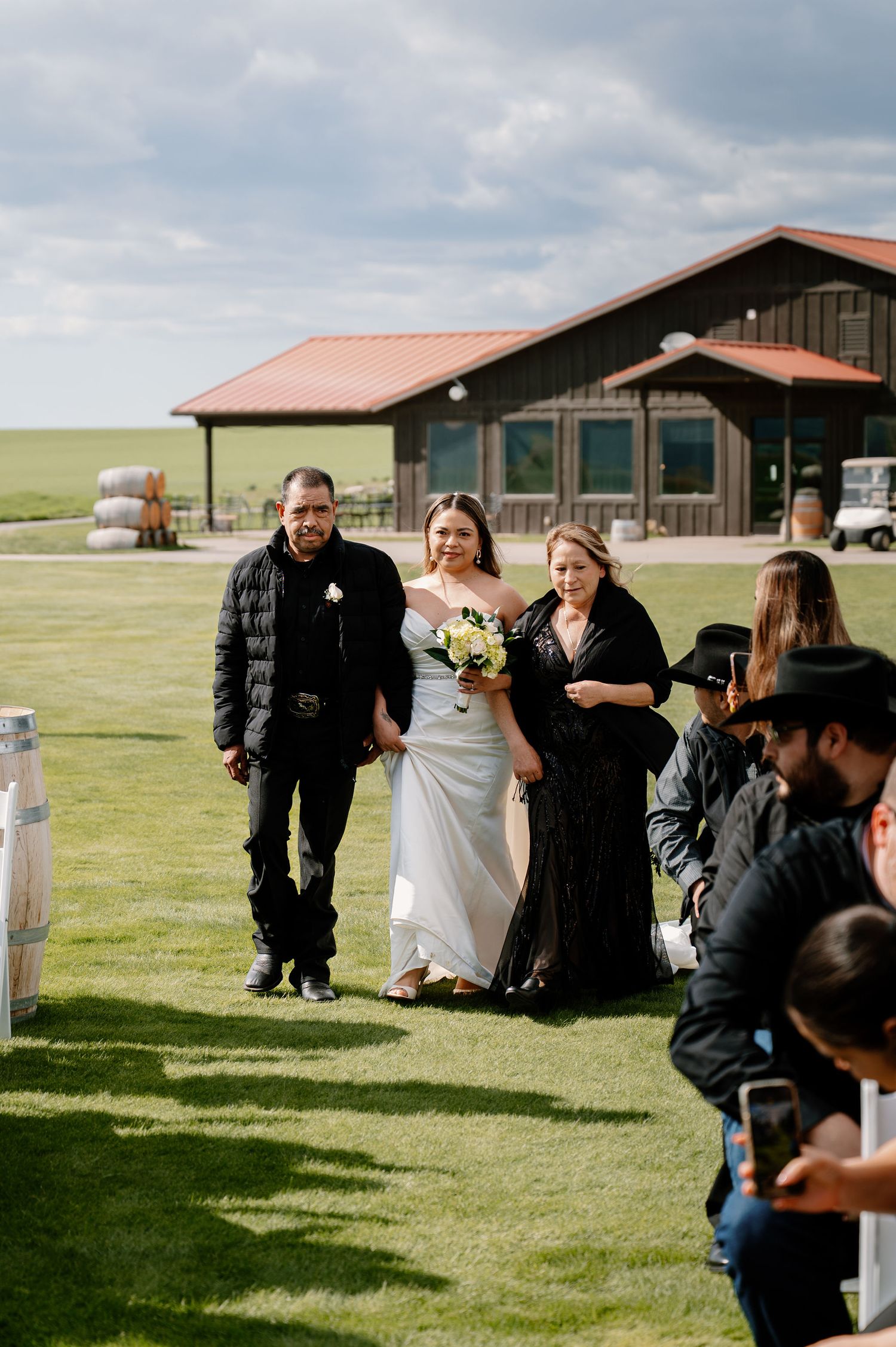 Wine Valley Golf Club wedding ceremony in the spring