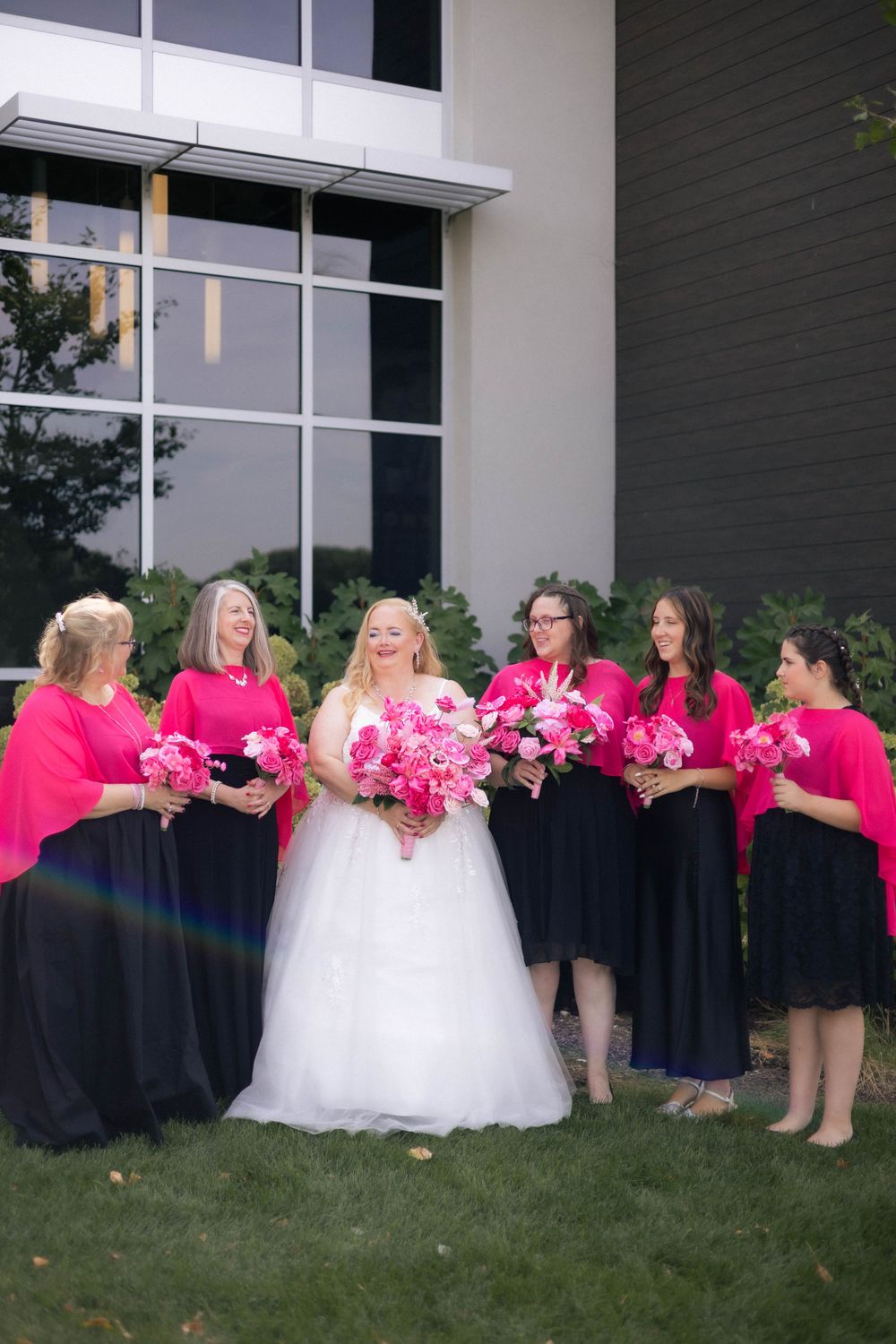 outdoor bridal party portraits in Springfield, Illinois