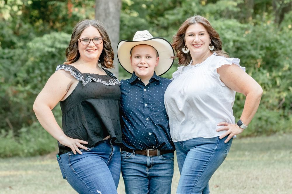 Light, real-life photography by Brianna Alvis in Lufkin, TX — preserving life’s most meaningful memories across East Texas.