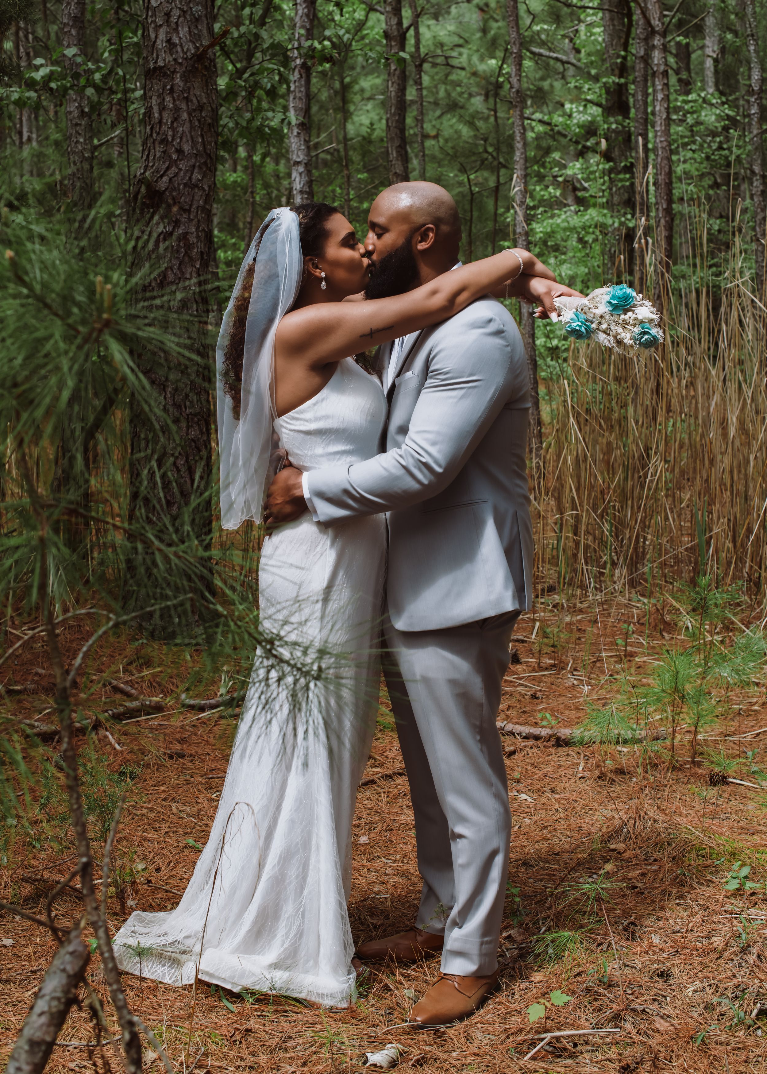 Couple posing for wedding photography captured by Maryland wedding photographer Mallory Bramlett.