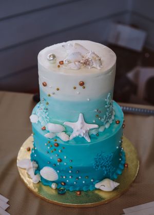 Picture of cake for wedding photography captured by southern Maryland wedding photographer Mallory Bramlett.