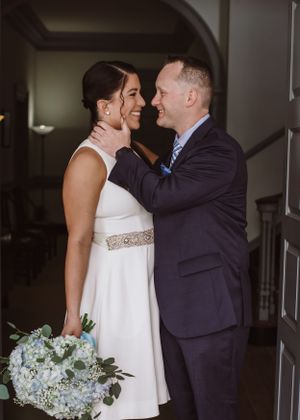 Couple posing for wedding photography captured by Maryland wedding photographer Mallory Bramlett.