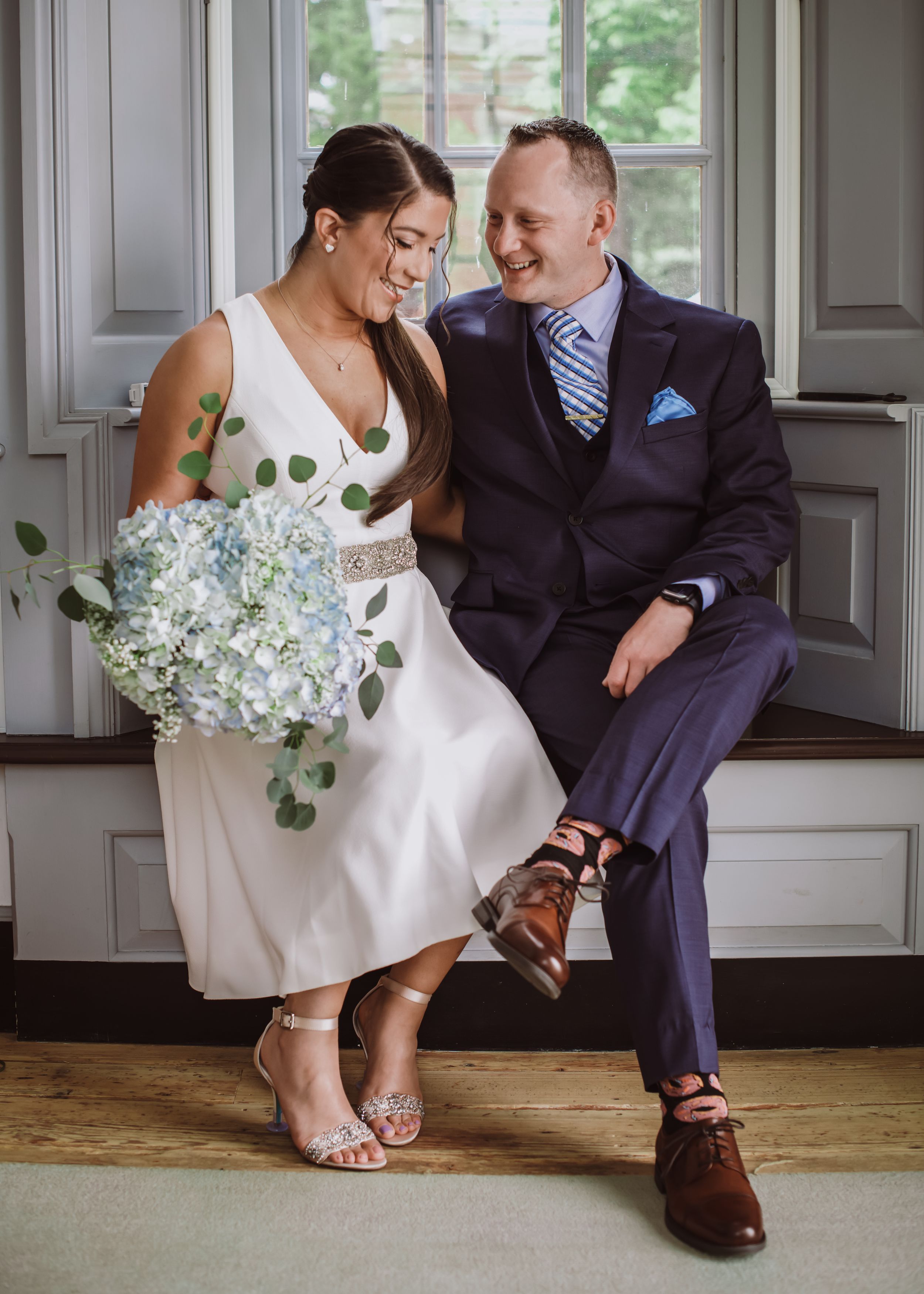 Couple posing for wedding photography captured by Maryland wedding photographer Mallory Bramlett.