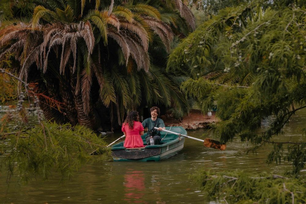 BarcelonaLoversPH capturing authentic love stories in Spain.
