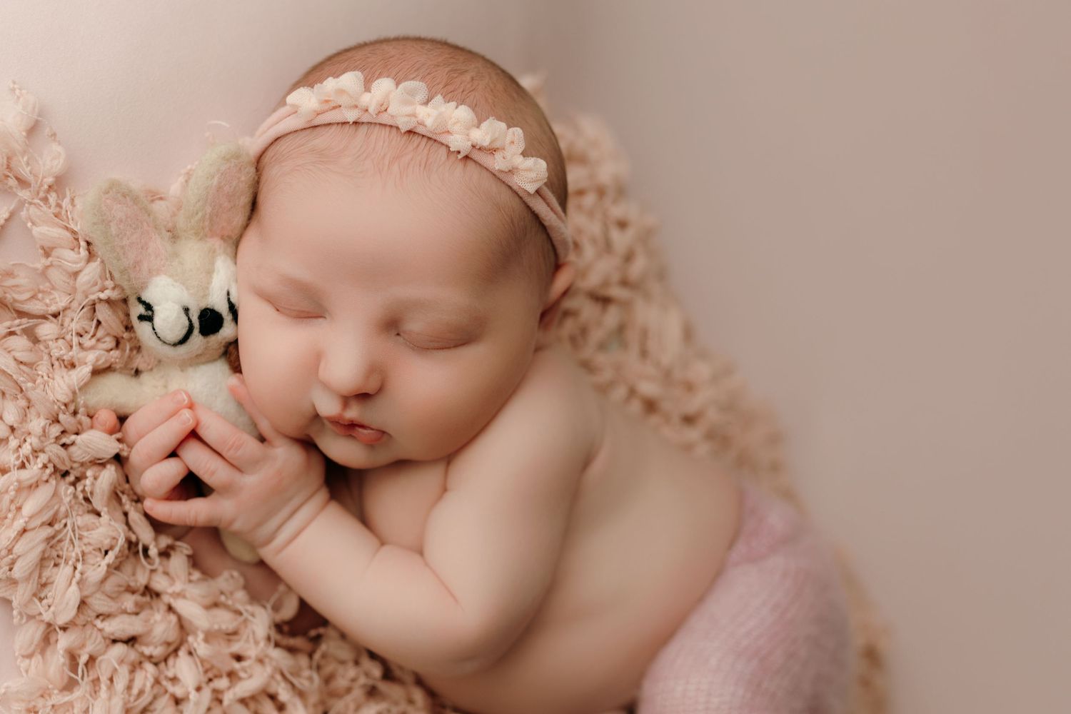 newborn photographer victoria bc, maternity photographer victoria bc, family photographer victoria bc, newborn photo nanaimo bc,