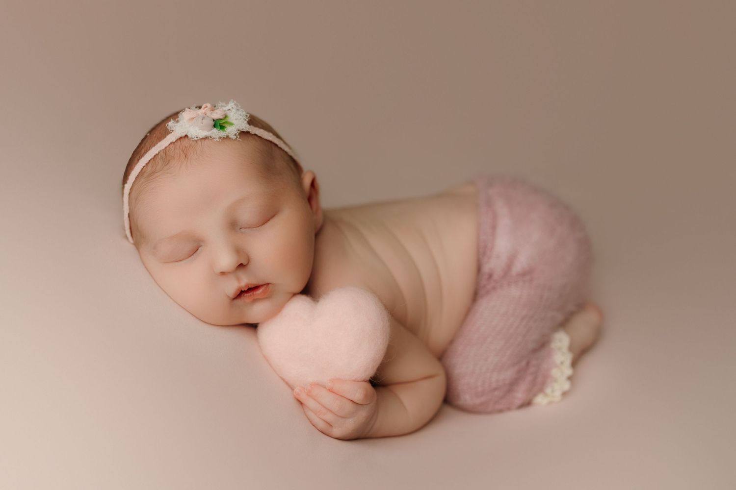 newborn photographer victoria bc, maternity photographer victoria bc, family photographer victoria bc, newborn photo nanaimo bc, yyj,