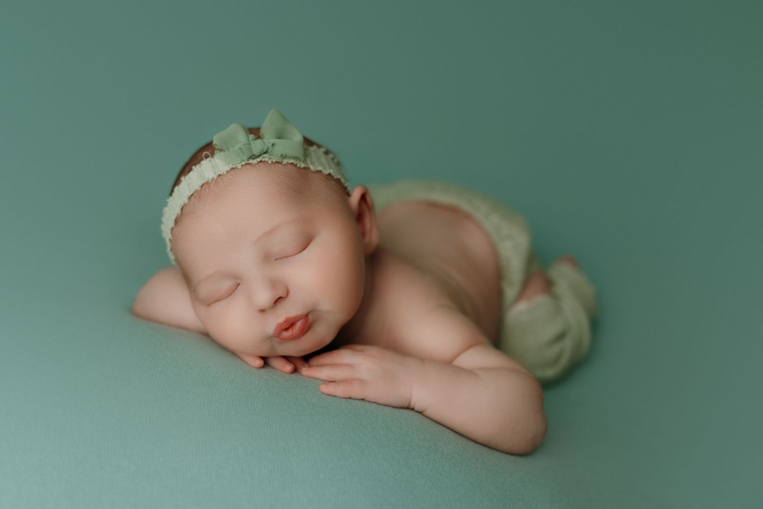 newborn photographer victoria bc, maternity photographer victoria bc, family photographer victoria bc, newborn photo nanaimo bc,
