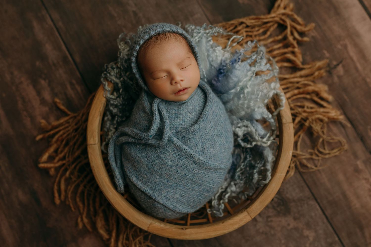 newborn photographer victoria bc, maternity photographer victoria bc, family photographer victoria bc, newborn photo nanaimo bc,