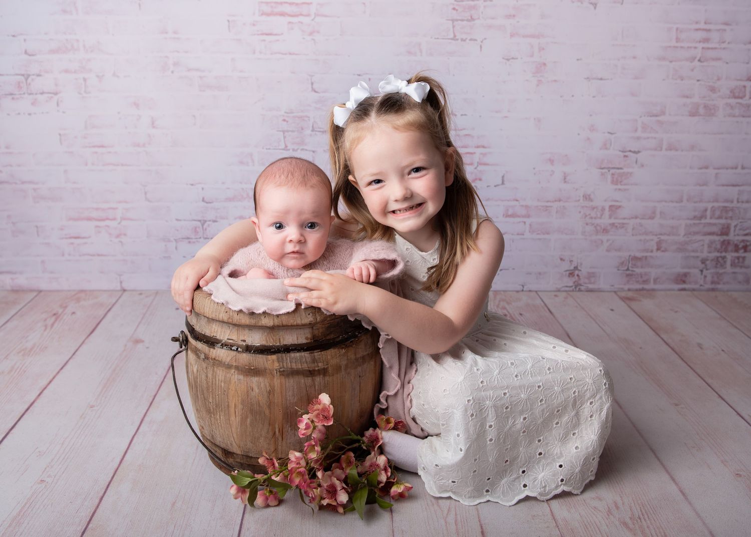 baby newborn bromsgrove Worcester cakesmash hand foot casting birmigham baby newborn pictures photos