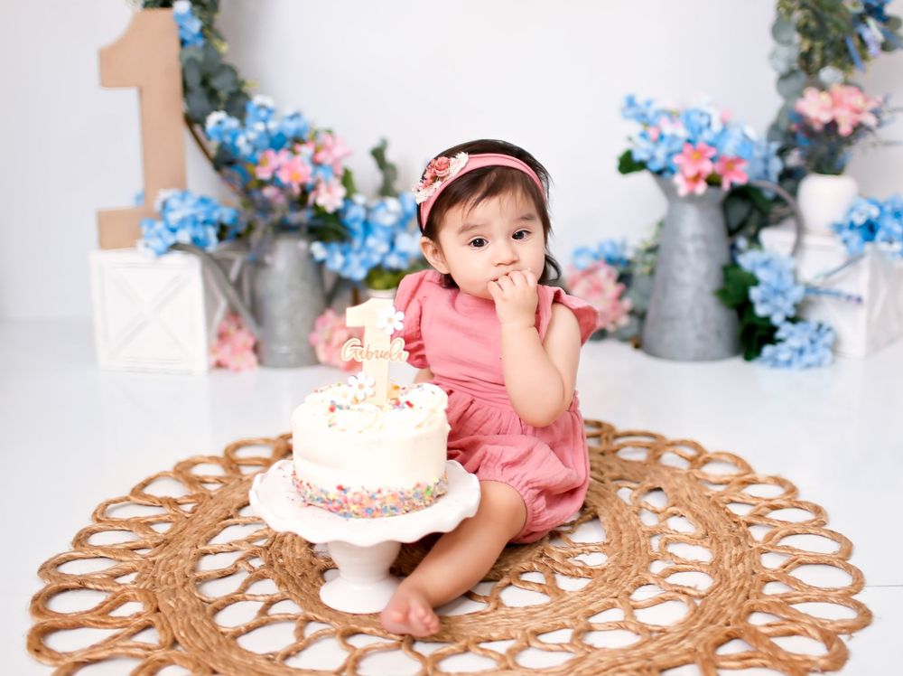 Bluebonnet session for cake smash and first birthday session