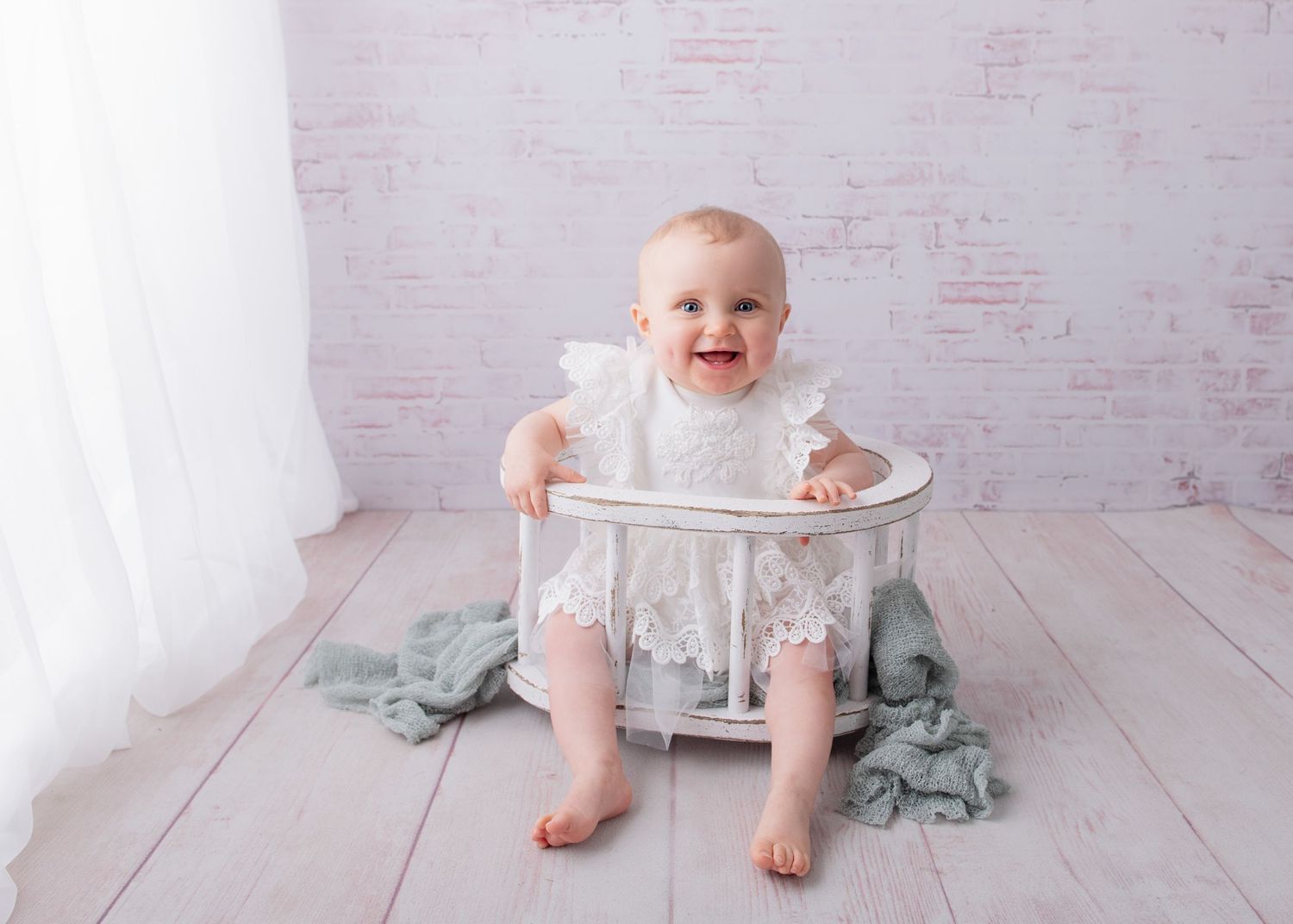 sitter session photoshoot baby picture bromsgrove Worcester