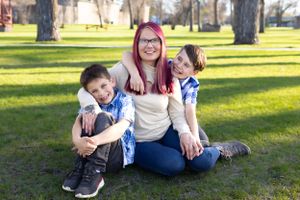 Mom and sons family photography photoshoot Fort Benton Montana Chouteau County portrait photography genuine grins and love nature outdoors
