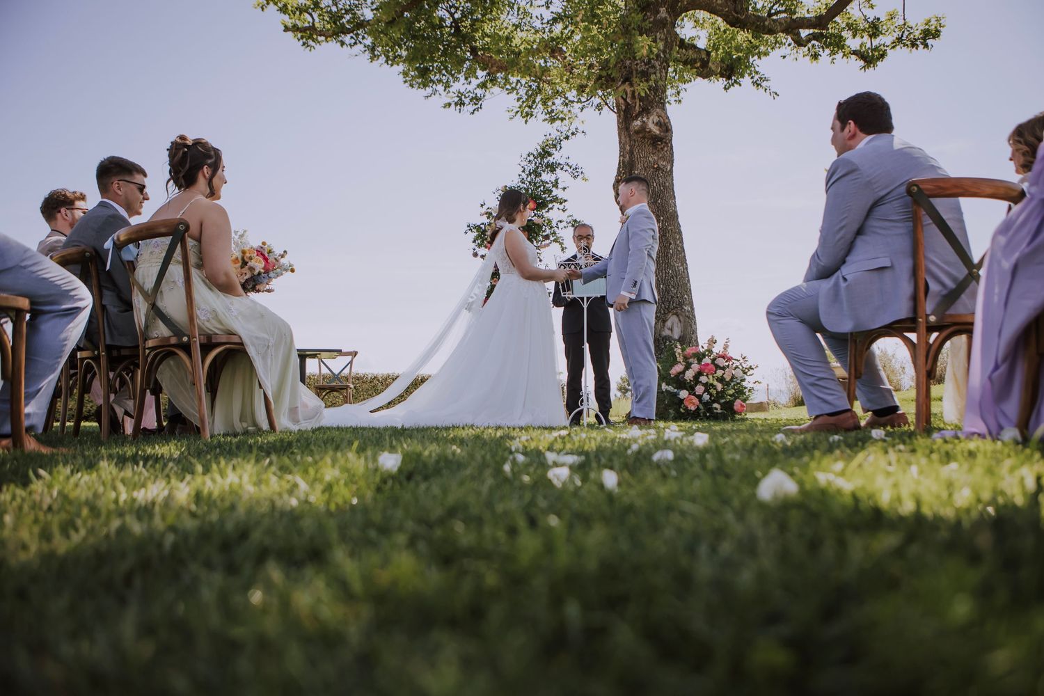 Wedding at Perugia Vecchia Relais, Umbria, Italy, Couple kissing and celebrating photographed by Gianluca e Arianna