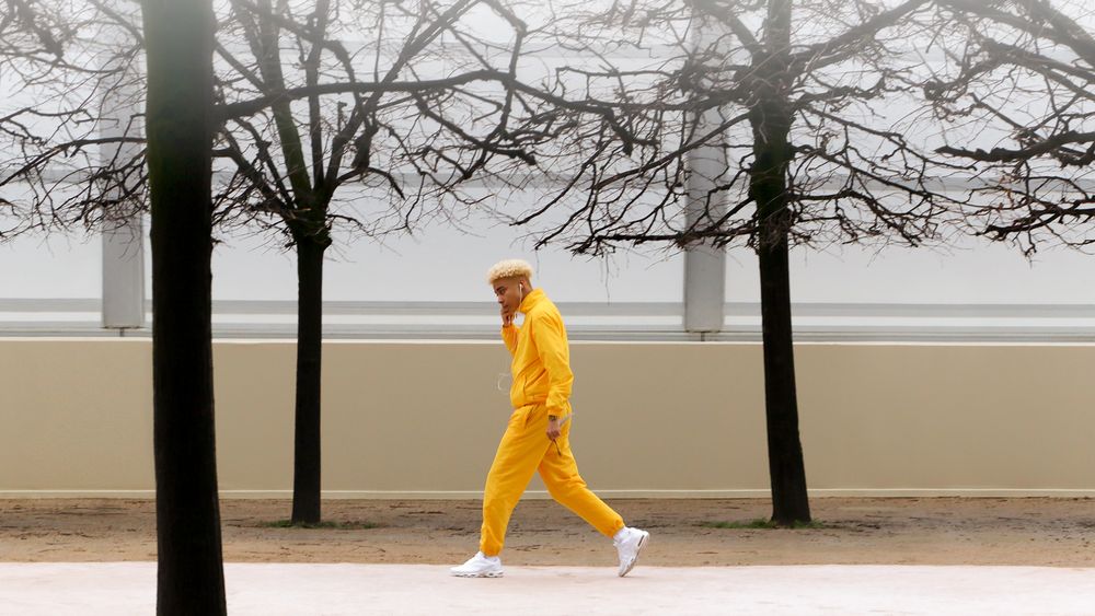 Sébastien Frémont - Fashion Photographer - Louis Vuitton / Yellow - Paris