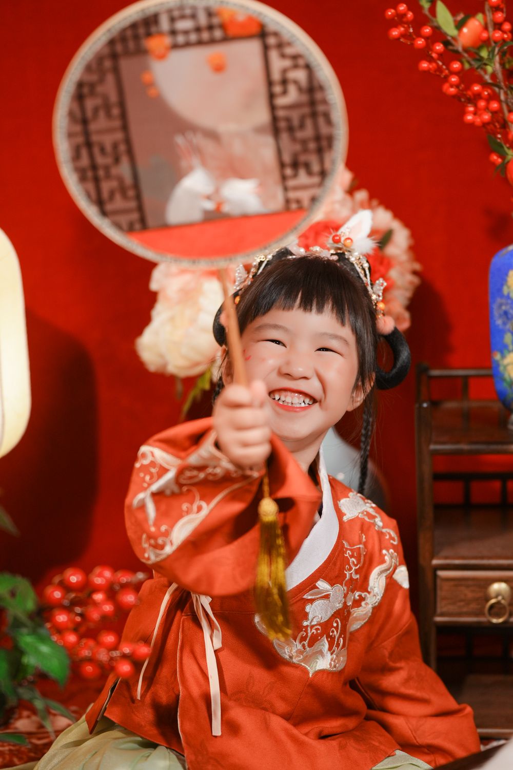 Very cute and sweet kids Ming Dynasty Hanfu studio portrait, captured by Auckland photographer Imagine Image Studio.