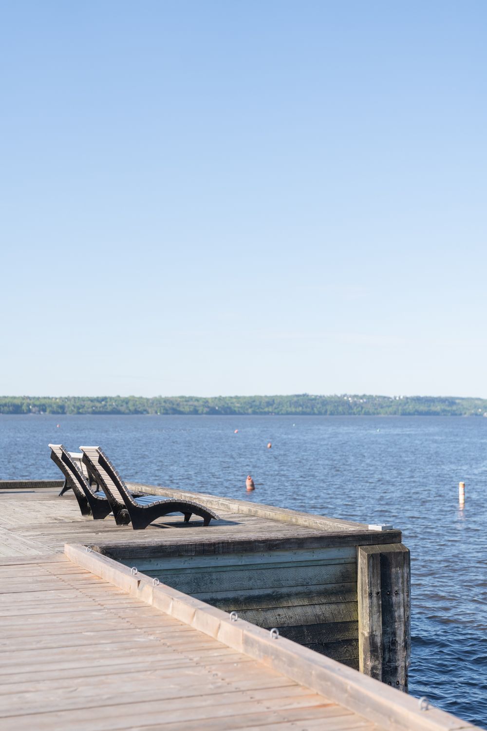 Quai surplombant le fleuve Saint-Laurent au Parc nautique de Cap-Rouge l'un des lieux présélectionnés pour les séances bord de fleuve