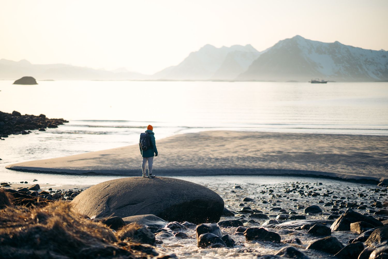 Rørvikstranda beach lofoten itinéraire voyage au coucher du soleil
