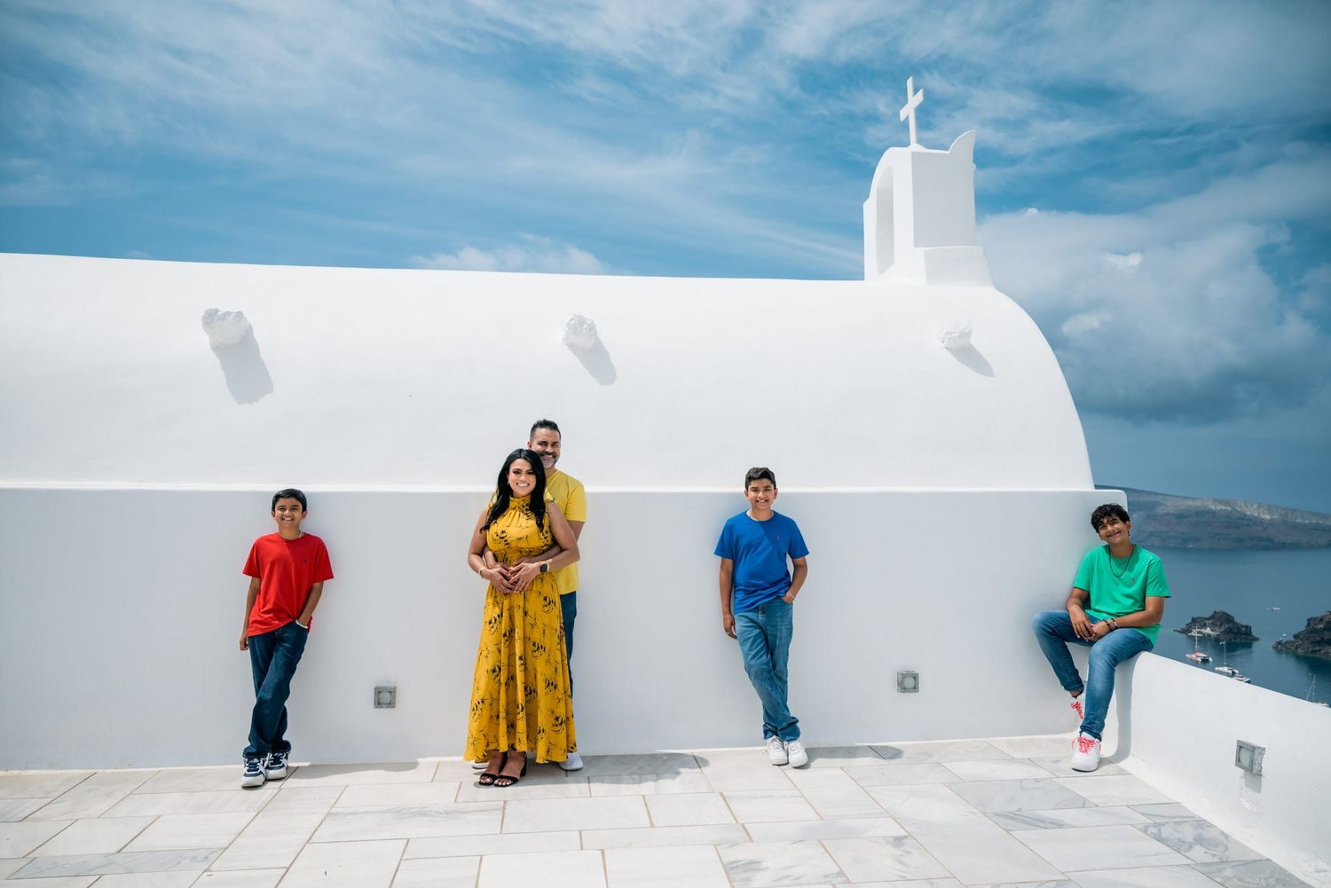 santorini-family-photo