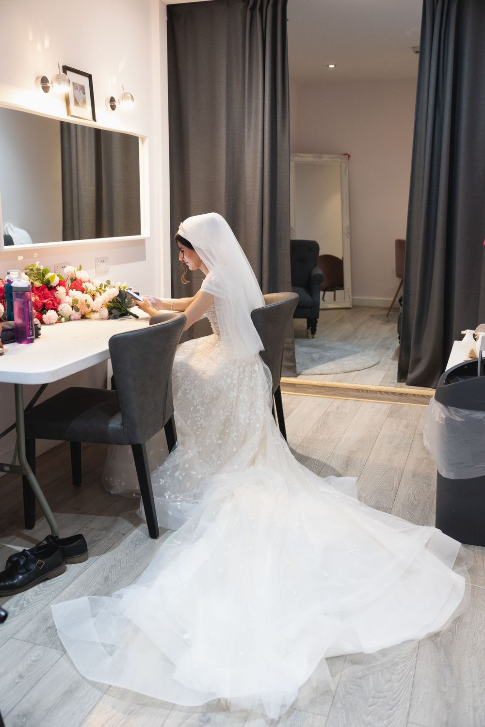 Bride in getting ready room, Beaverwood