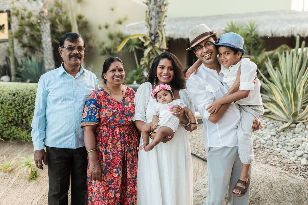 Family beach photoshoot in Los Cabos with natural style