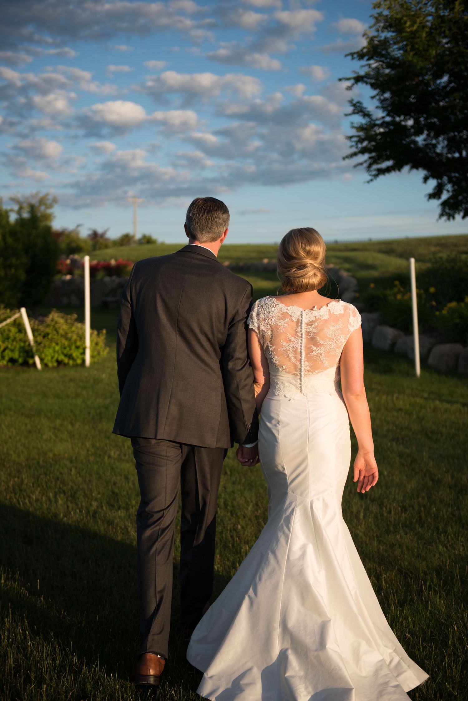 Charlevoix wedding couple, perfect outdoor bride.