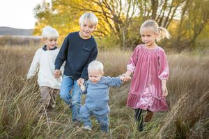 Gorgeous fall family photos in Midway, Utah near Deer Creek Reservoir. Best Heber Valley kids' photographer.