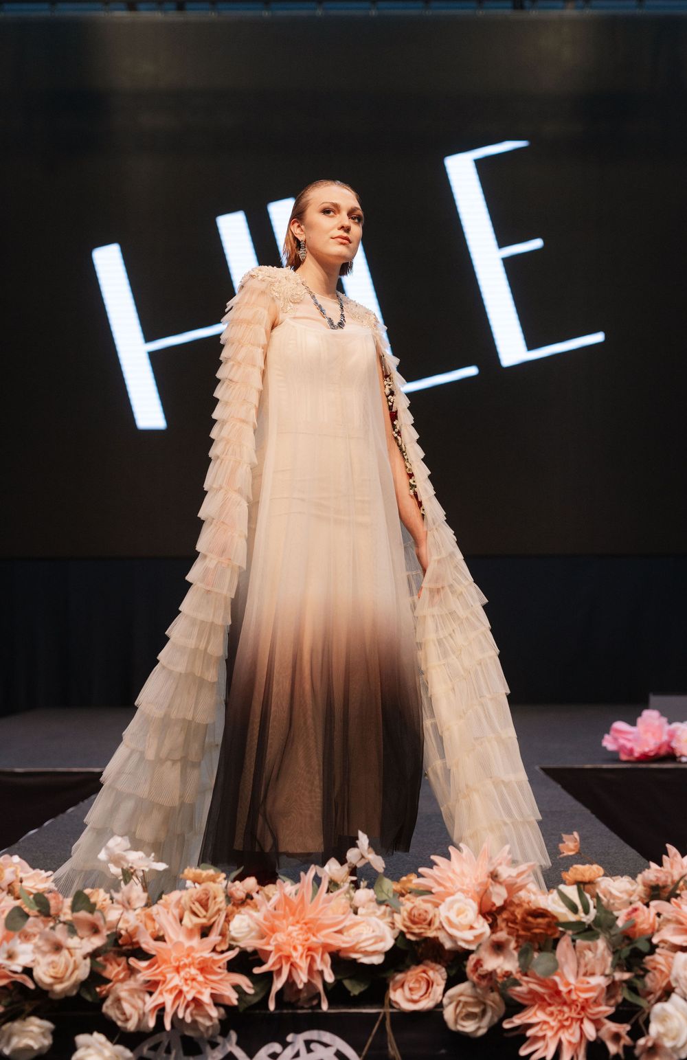Hämuotinäytös, catwalk, häämessuilla ideaparkissa / Tapahtumakuvaus Tampere, valokuvaaja Lempäälä