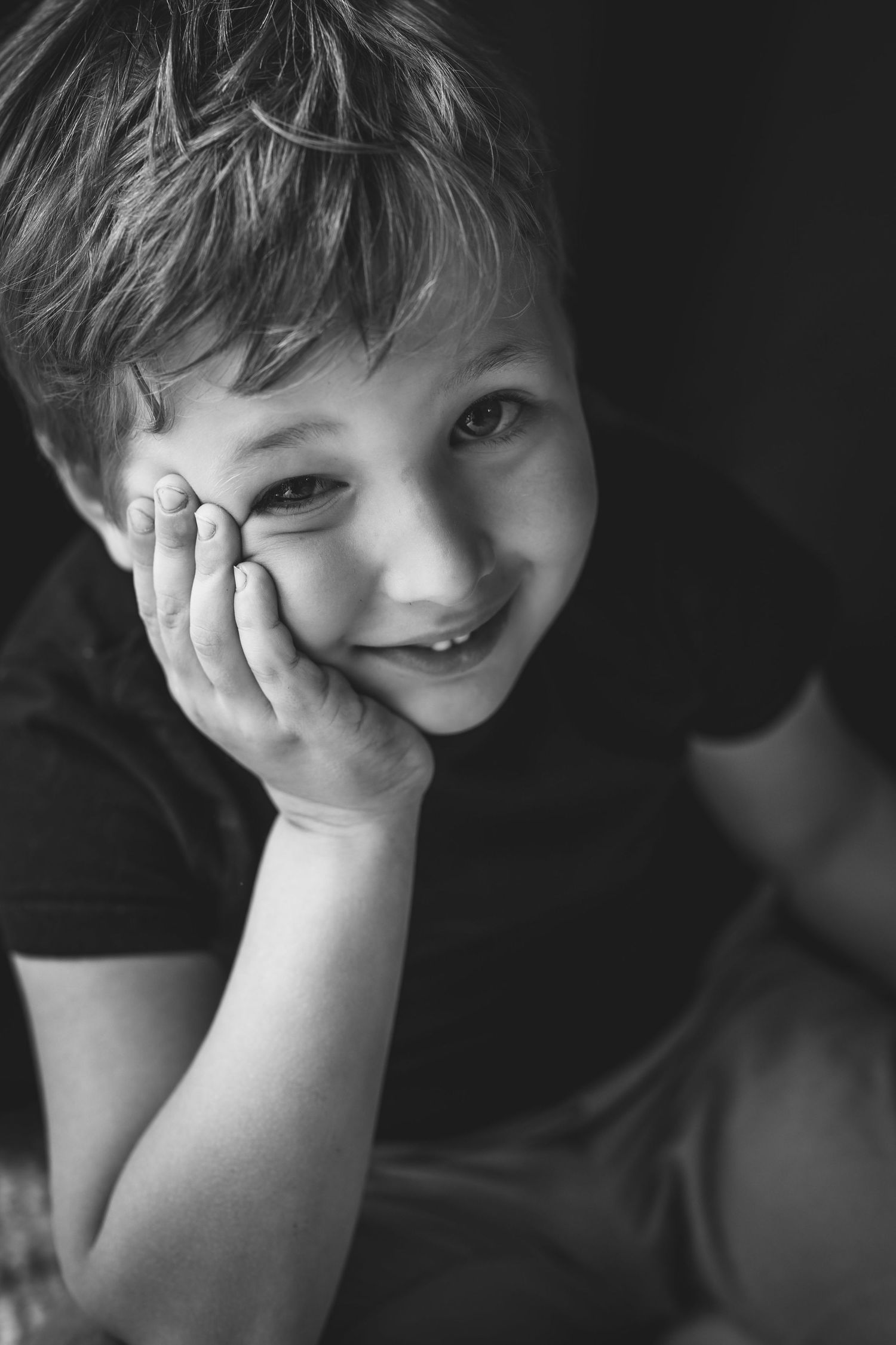 regard d'enfant en noir et blanc celine.s photography