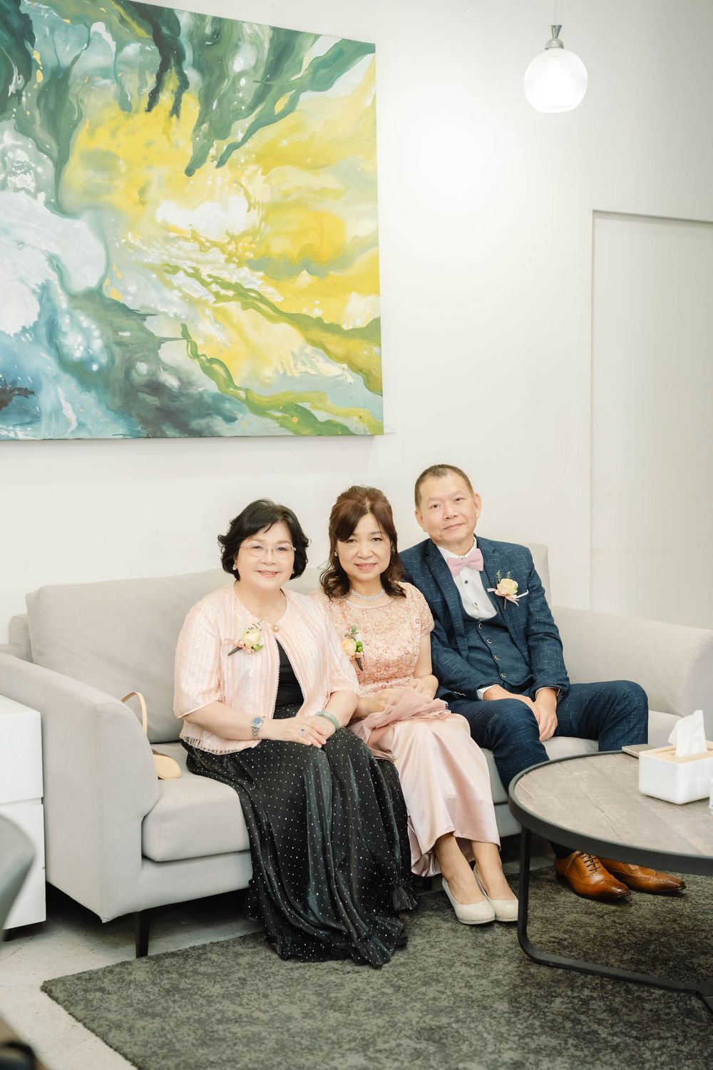 婚禮攝影作品由 Aspire Studio 拍攝，擅長以自然光與敘事風格記錄婚禮當天的真實情緒與細膩互動。無論是戶外證婚、宴客流程或新人準備時刻，皆以不干擾的方式捕捉動人瞬間，呈現兼具質感與溫度的婚禮影像，完整保存屬於每一對新人的重要回憶。高雄戶外證婚場地、婚禮攝影、戶外婚禮場地