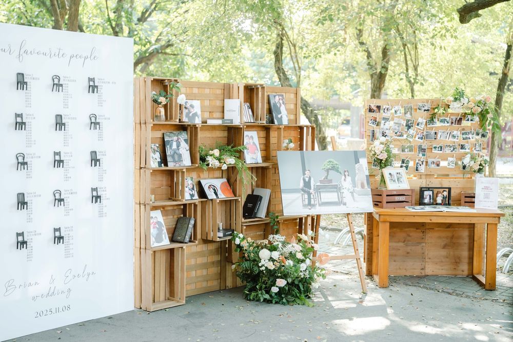 婚禮攝影作品由 Aspire Studio 拍攝，擅長以自然光與敘事風格記錄婚禮當天的真實情緒與細膩互動。無論是戶外證婚、宴客流程或新人準備時刻，皆以不干擾的方式捕捉動人瞬間，呈現兼具質感與溫度的婚禮影像，完整保存屬於每一對新人的重要回憶。高雄戶外證婚場地、婚禮攝影、戶外婚禮場地