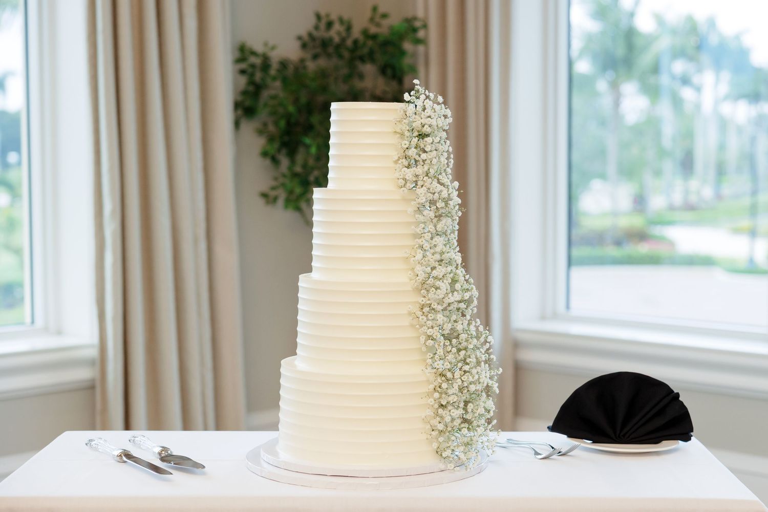 Wedding reception at BallenIsles Country Club in Palm Beach, Florida during a wedding photographed by Tom Forrest of Ohio.