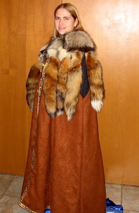 medieval garb fur cloak