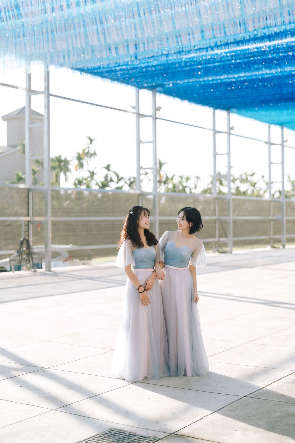 Aspire Studio 擅長屏東婚禮攝影、自宅婚禮與戶外證婚紀錄，以自然光與雜誌風格捕捉真實情緒。服務涵蓋恆春、墾丁海邊婚禮、高質感流水席等南部婚禮形式，呈現新人家族間最動人的片刻。