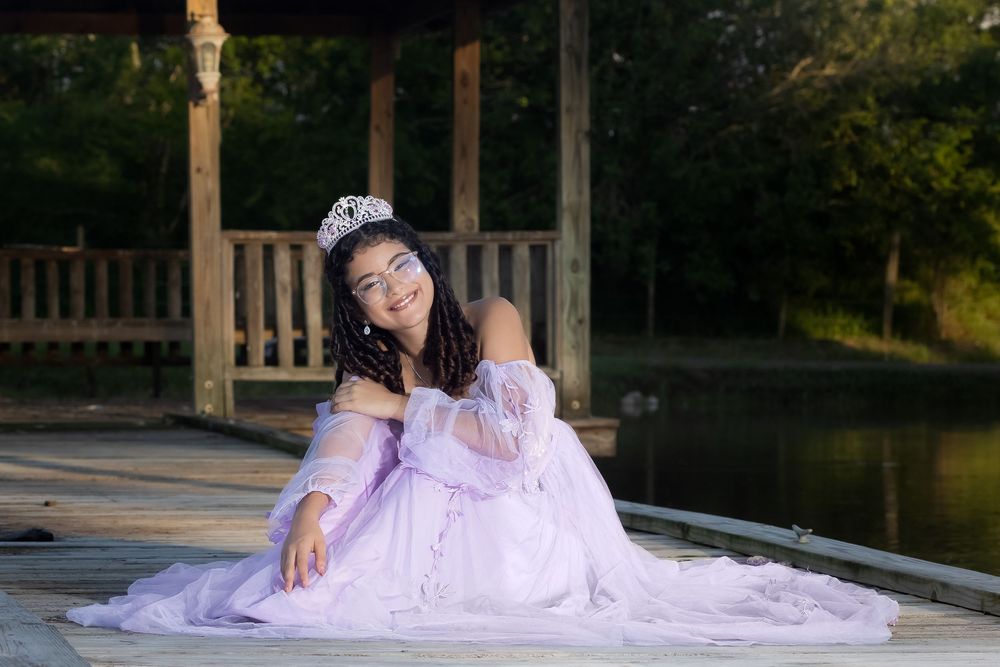 Fotografía profesional que inmortaliza cada instante de tu sesión de quinceañera creando recuerdos auténticos en Puerto Rico, ponce San Juan