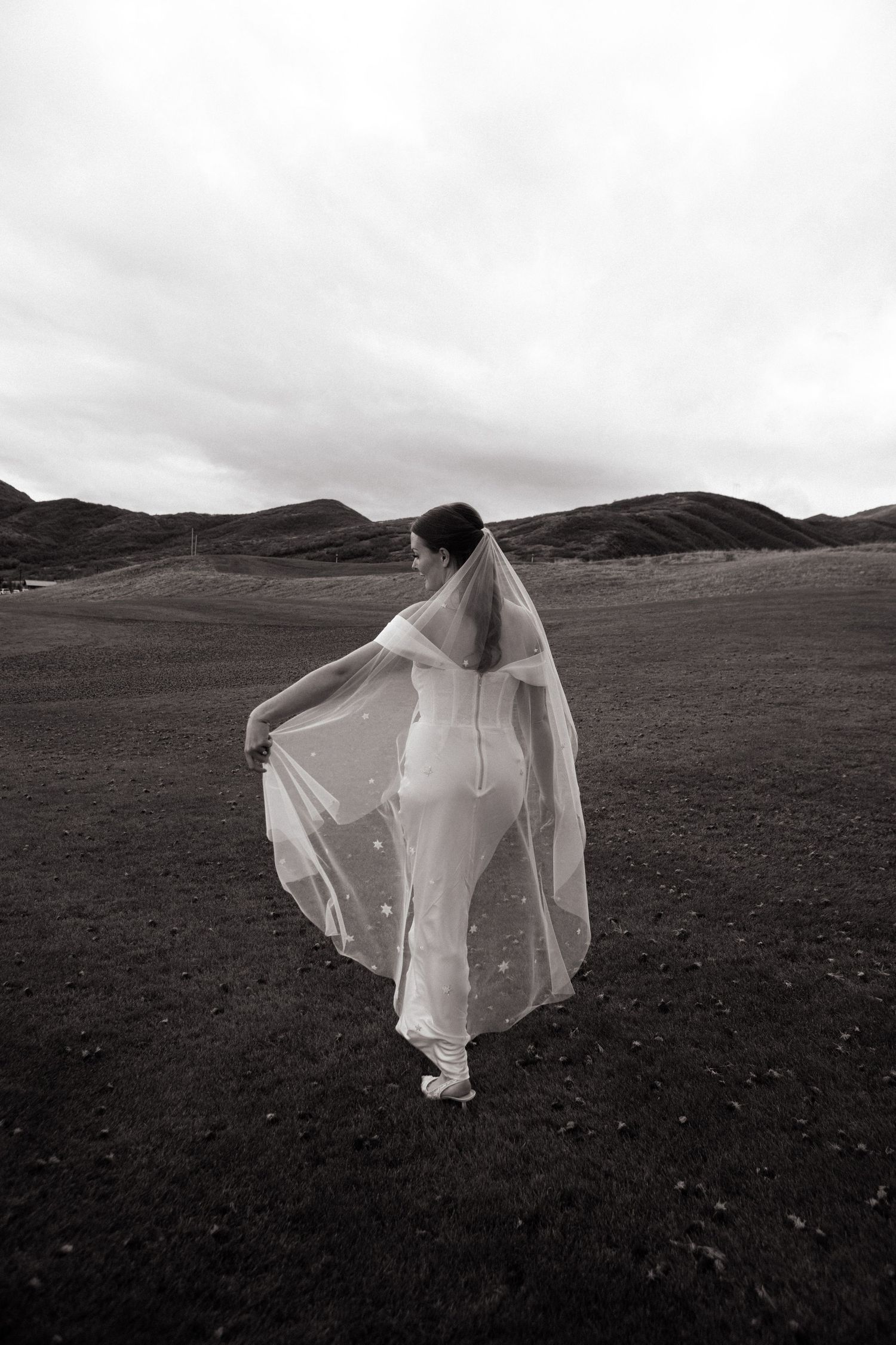 Bride walks away on golf course