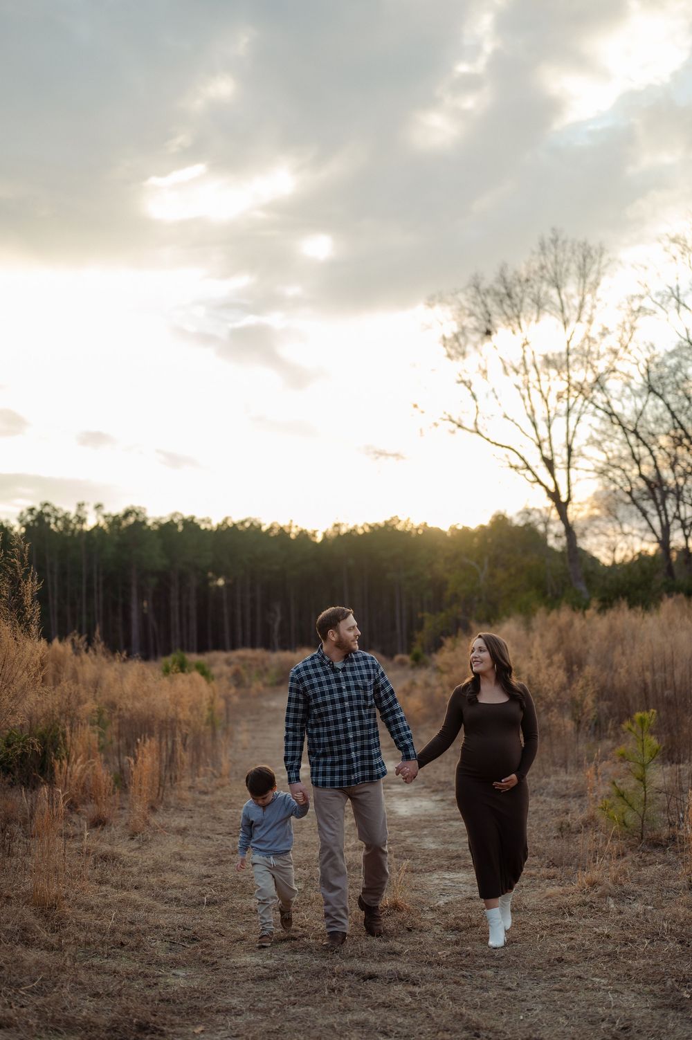 family maternity session in field