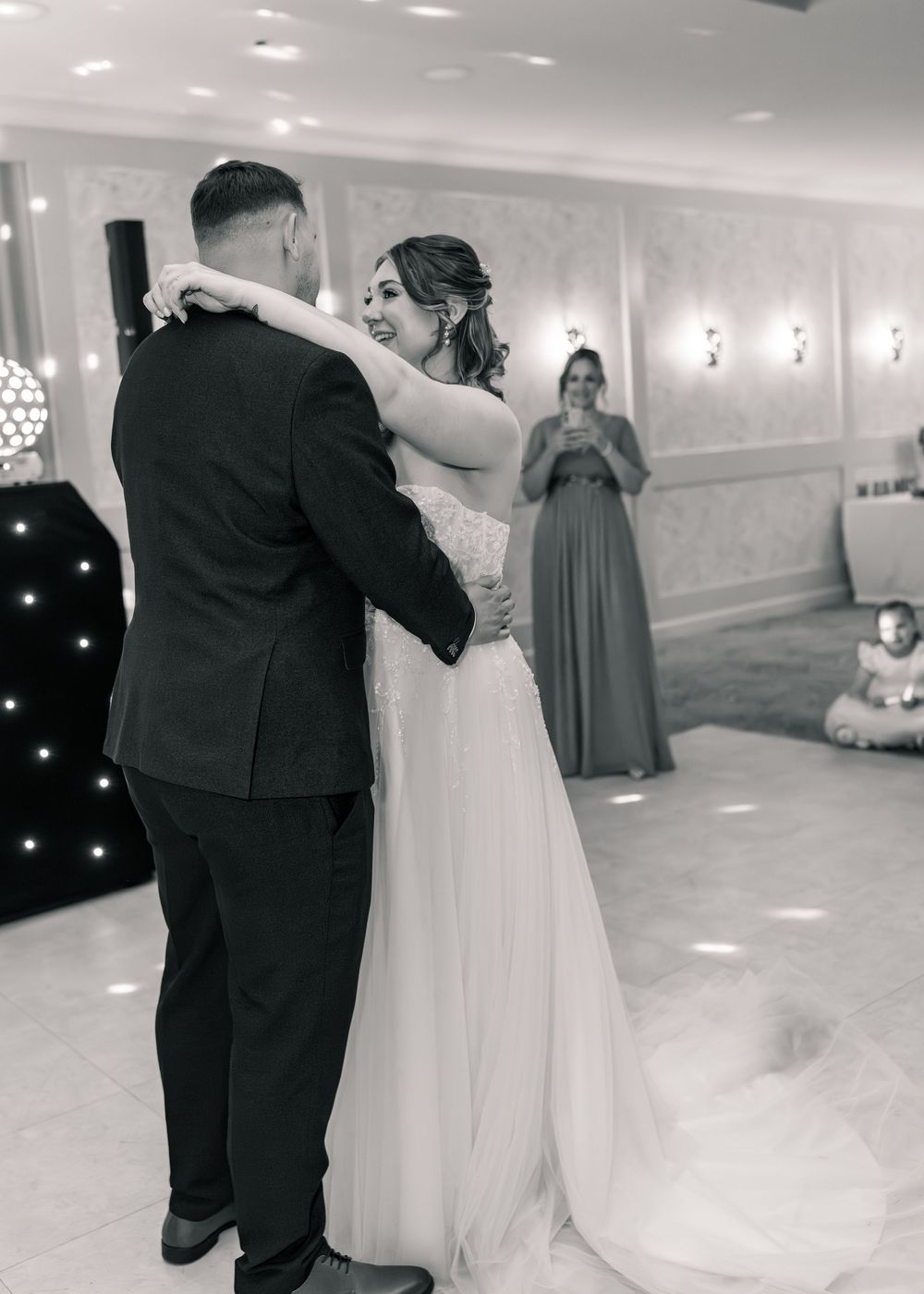 NORFOLK WEDDING PARK FARM HOTEL FIRST DANCE