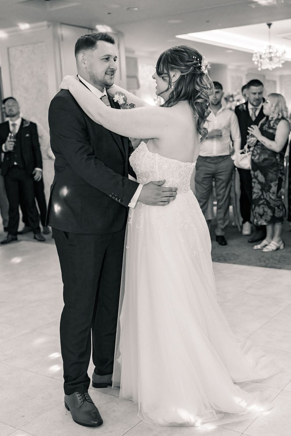 NORFOLK WEDDING PARK FARM HOTEL FIRST DANCE