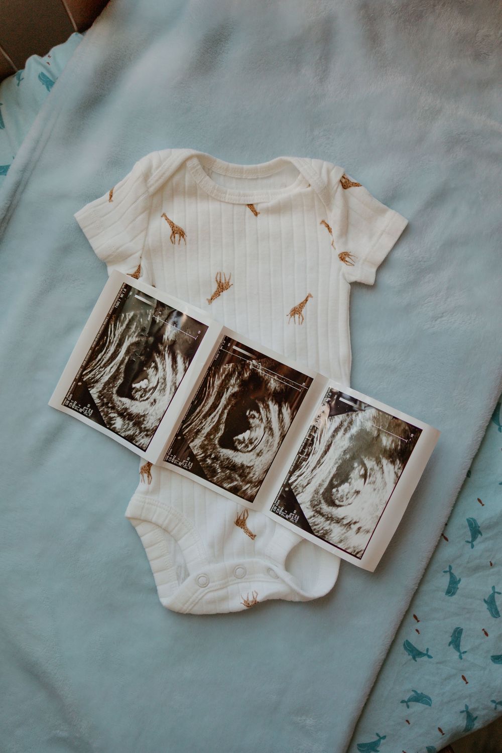 family, couples, newborns, maternity, in home session, lifestyle session, documentary session, motherhood, pregnancy announcement